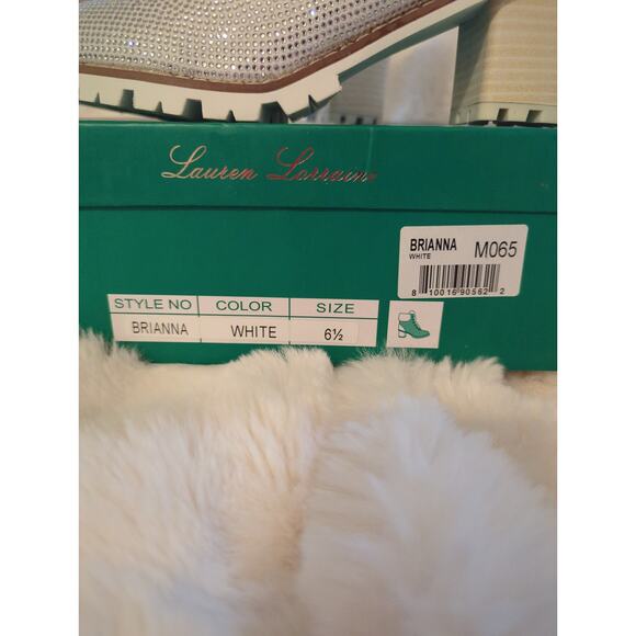 Lauren Lorraine Brianna White Lace Up Block Heel Faux Fur Boot Size 6.5 NIB - Picture 5 of 6
